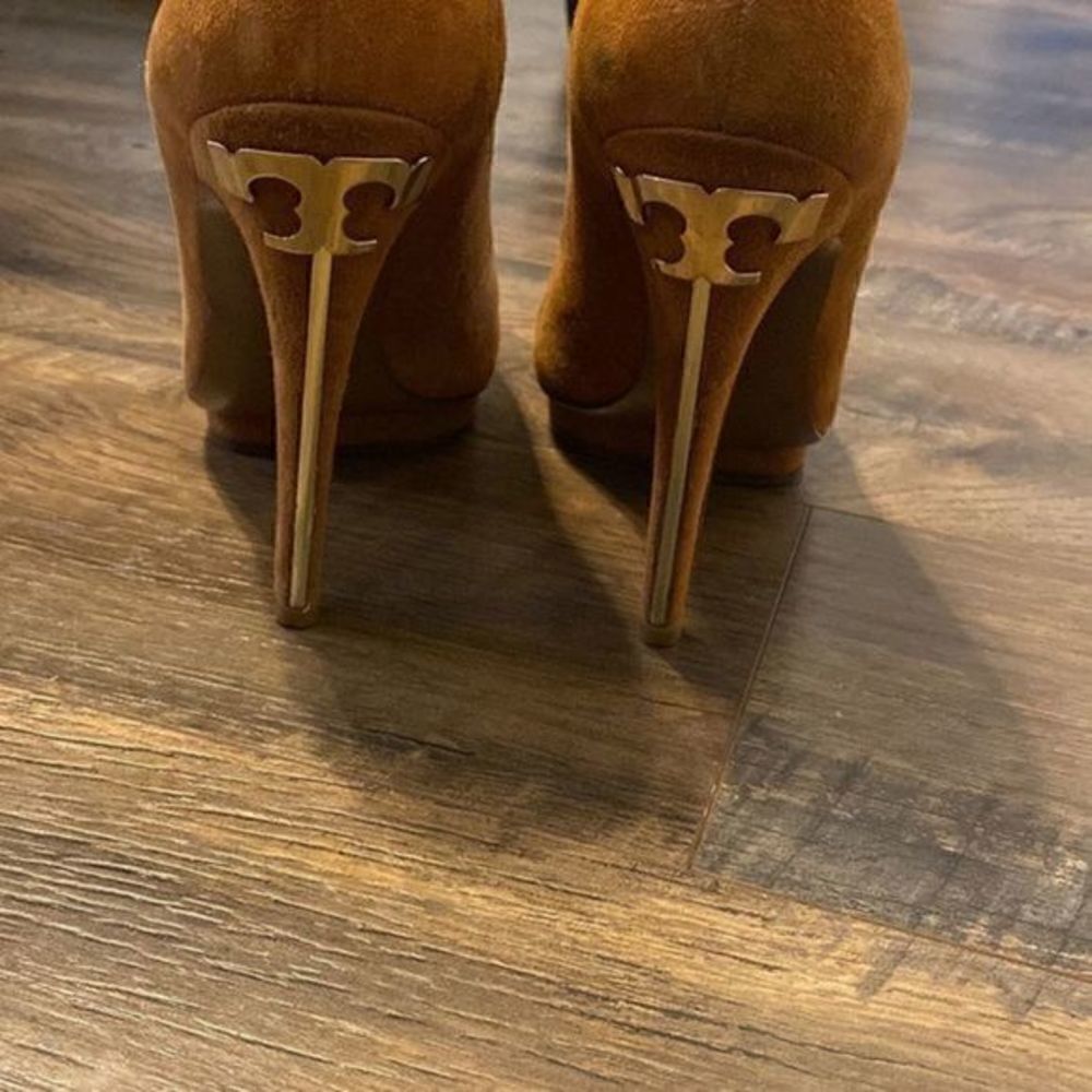 Tory Burch pumps size 9 - Picture 2 of 5